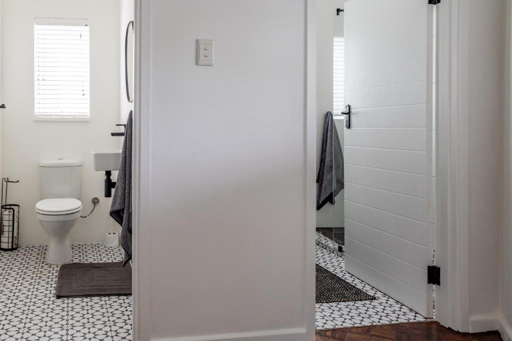 Millrock Beach House - Image 33