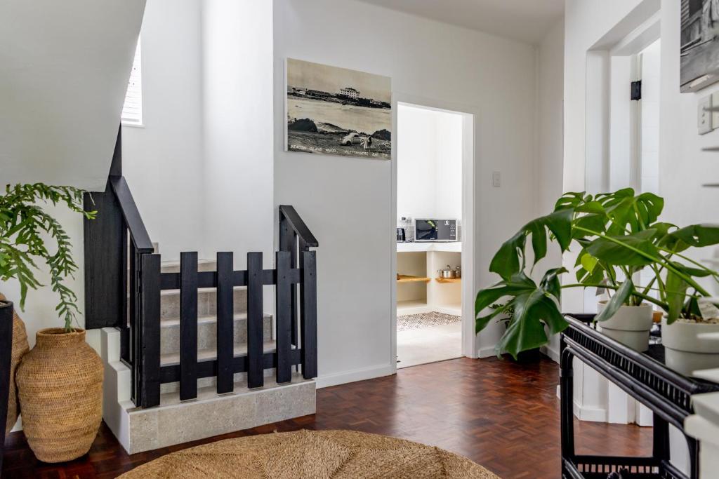 Millrock Beach House - Image 9