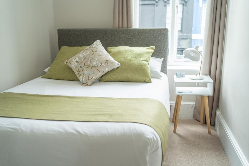 
Single Room with Private Bathroom
