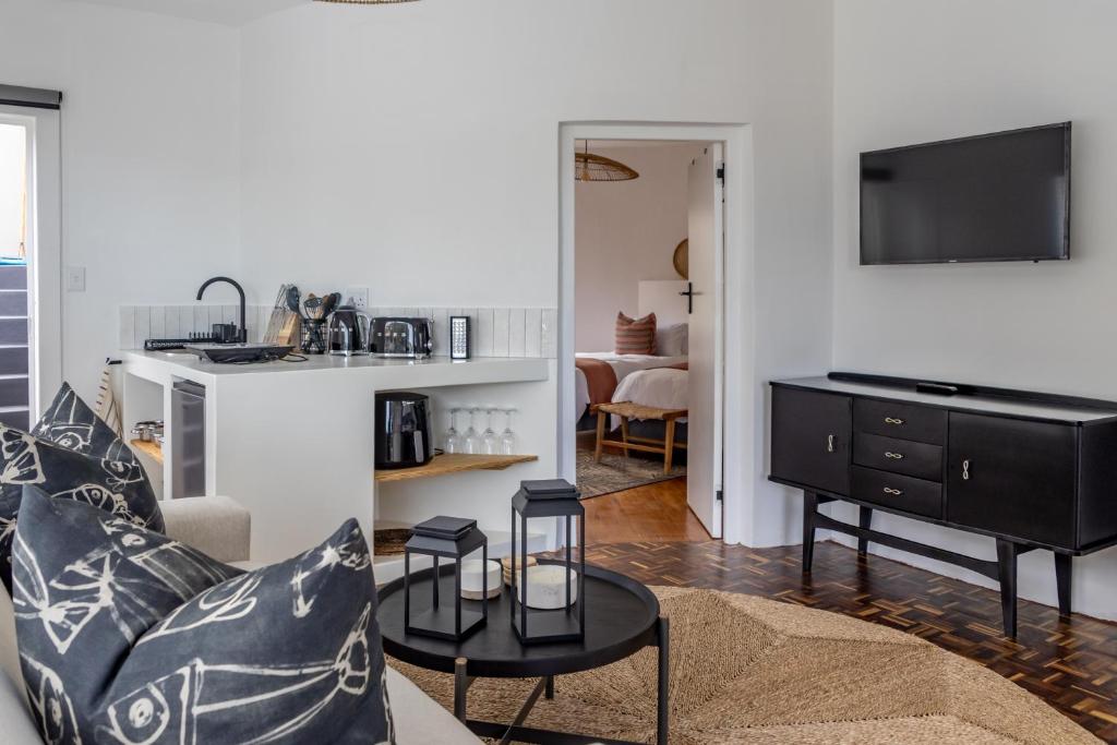 Millrock Beach House - Image 41