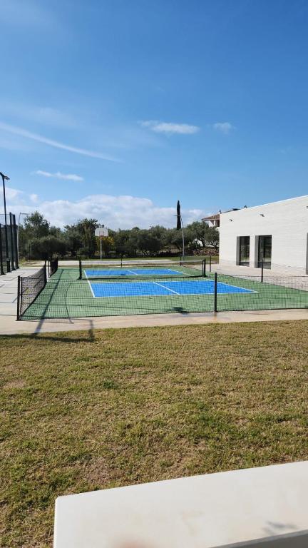 Bazén v ubytovaní ROQUES DAURADES III - JARDIN PRIVADO alebo v jeho blízkosti