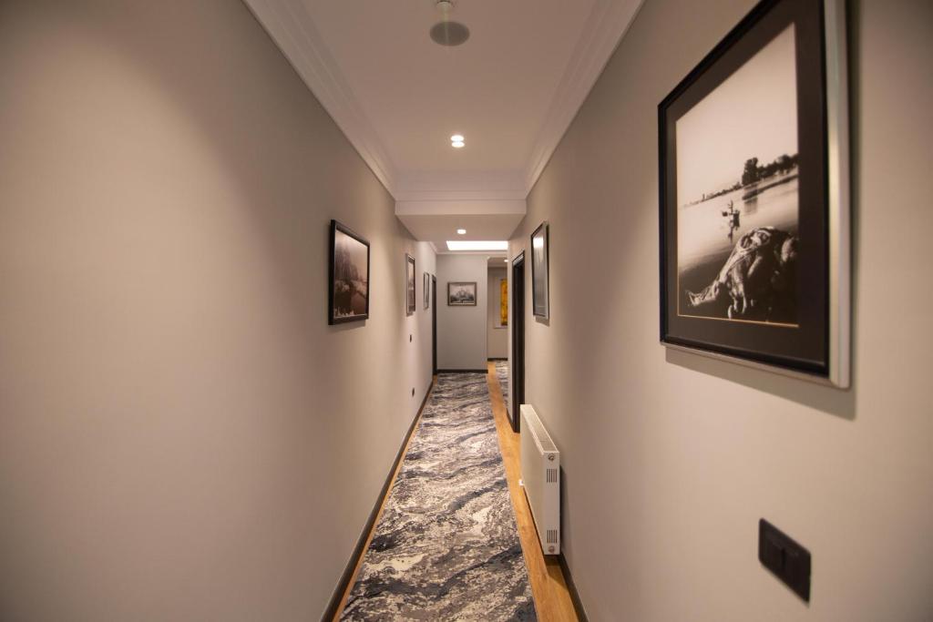 Sky View Hotel - Image 6