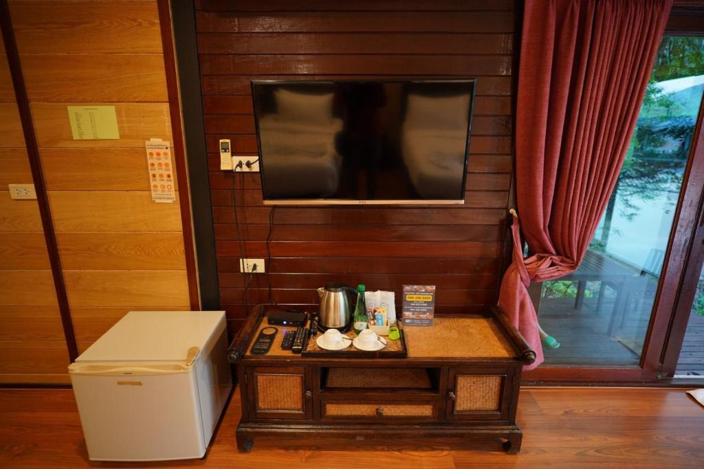 TV a/nebo společenská místnost v ubytování Ruknam Resort