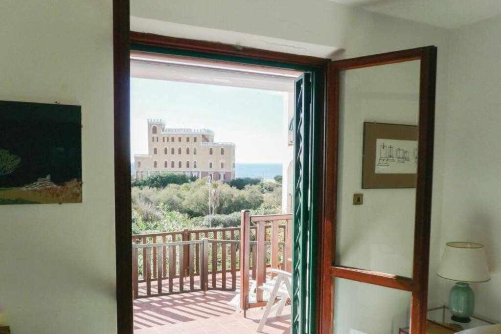 Zdjęcie z galerii obiektu Terrazza Vista Mare 3 camere 2 bagni w mieście Alghero