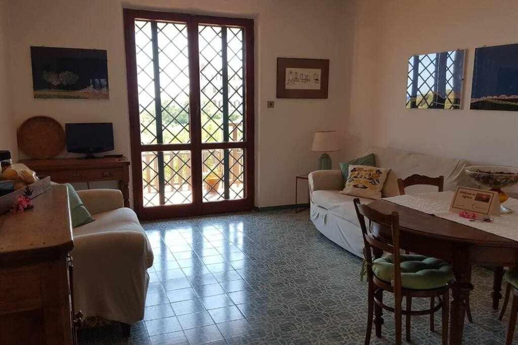 Zdjęcie z galerii obiektu Terrazza Vista Mare 3 camere 2 bagni w mieście Alghero
