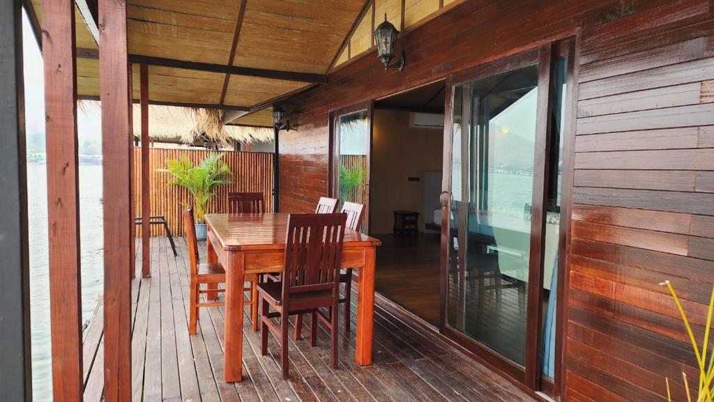 Balkón nebo terasa v ubytování Ruknam Resort