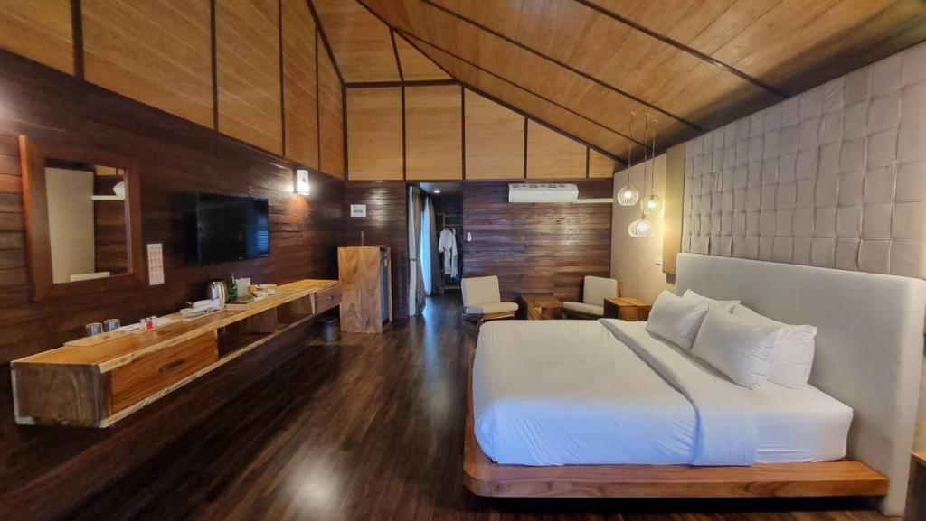 Ruknam Resort - 湖景高管四人室