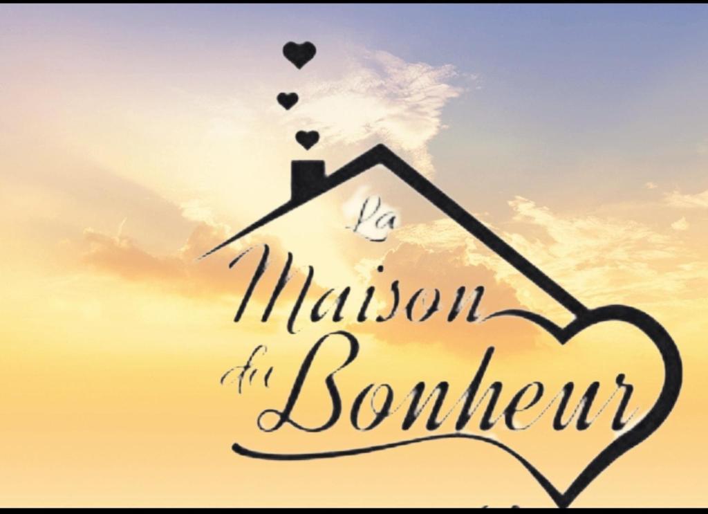 a picture of a house with the words malcolm in southern at La maison du bonheur in Celavisa