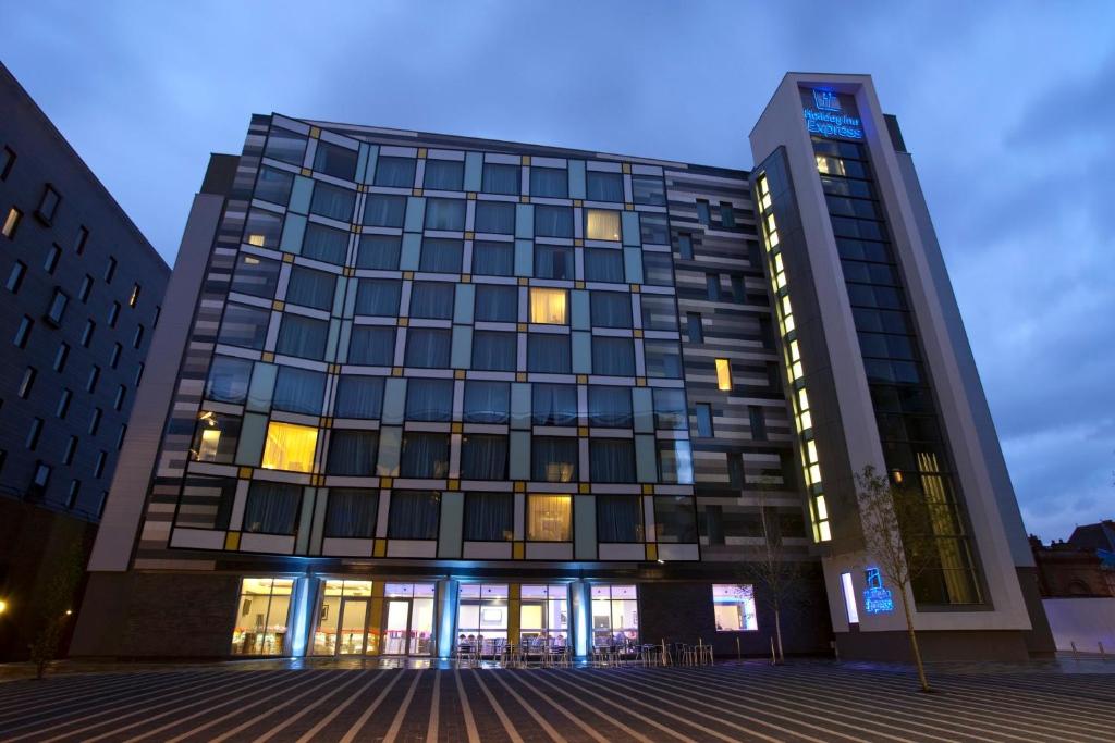 Holiday Inn Express Manchester City Centre Arena by IHG - Resim 8