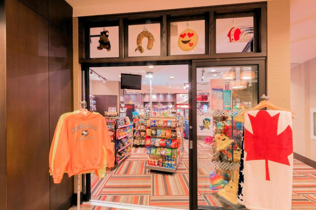 Wyndham Grand Fallsview Hotel - Resim 35