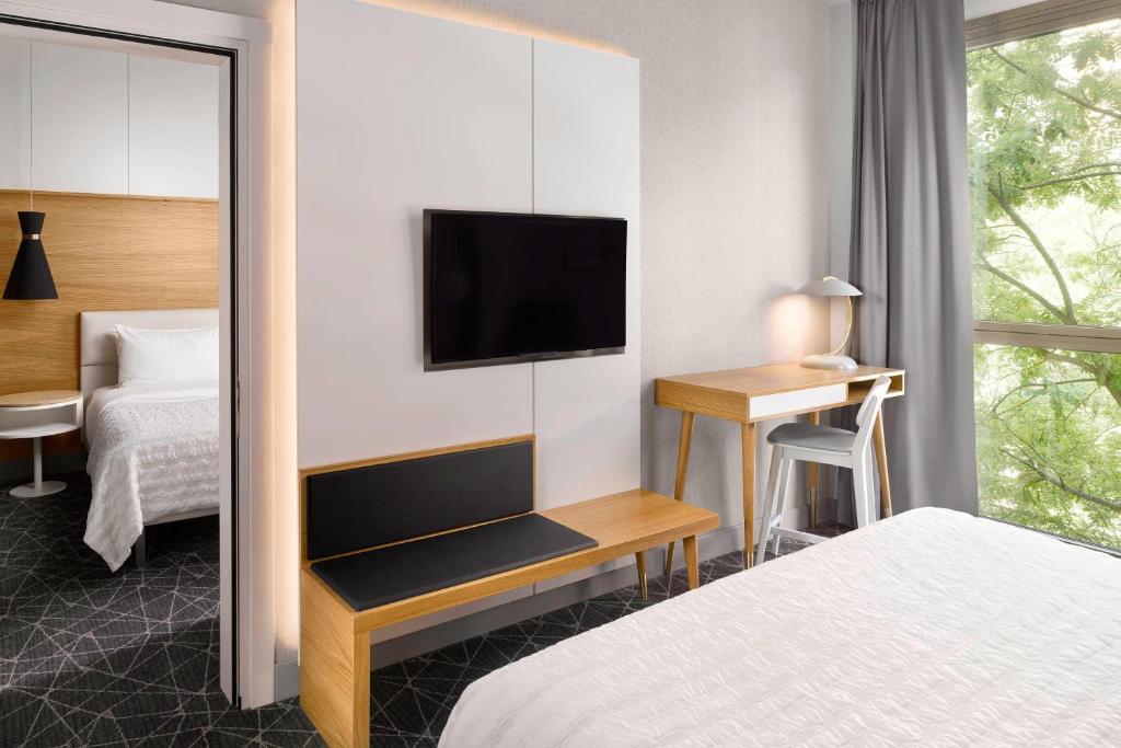 
Connecting Room, Connecting guest rooms Guest room, 1 King
