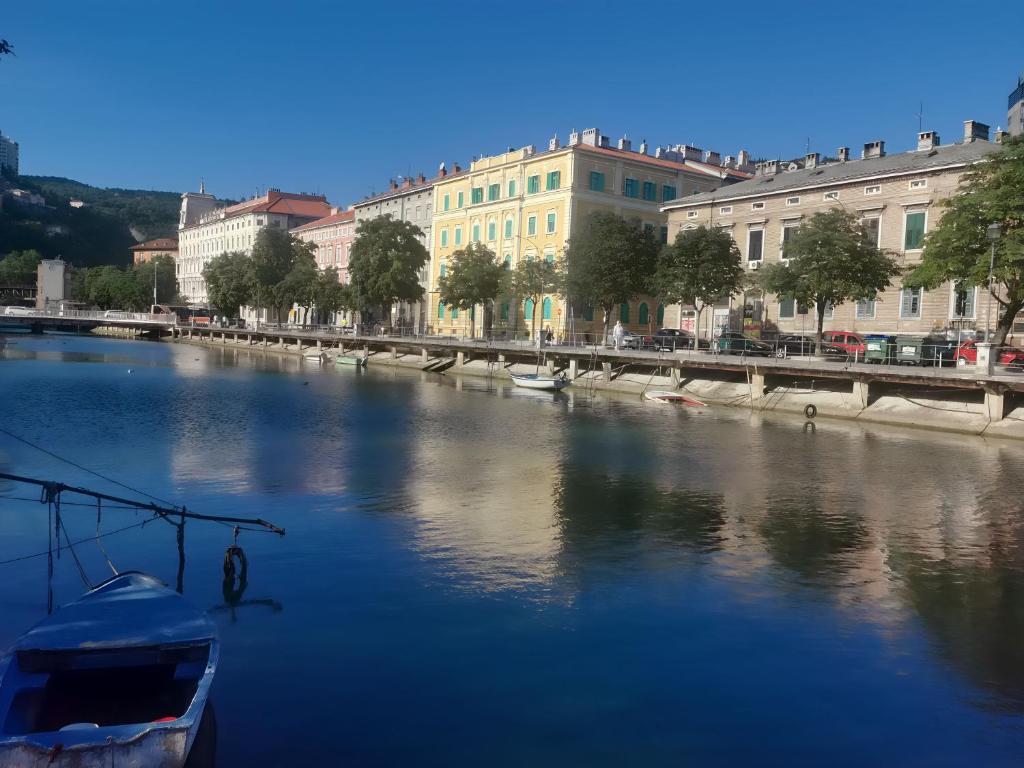 Výhľad na rieku v blízkosti penziónu