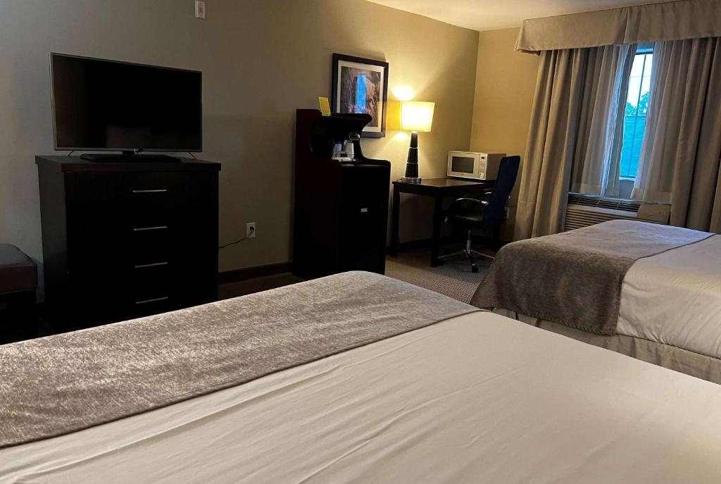 Baymont by Wyndham College Station photo