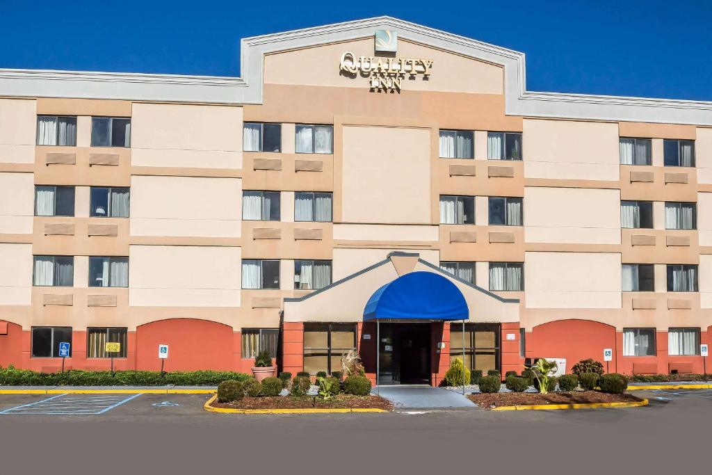 a rendering of the front of a hotel at Quality Inn Spring Valley - Nanuet in Spring Valley