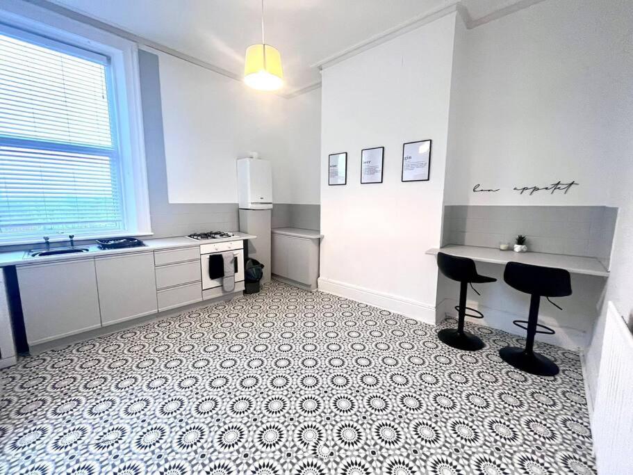 Apartment Stylish 4 Bed House Nr St James Park Stadium, Elswick, UK