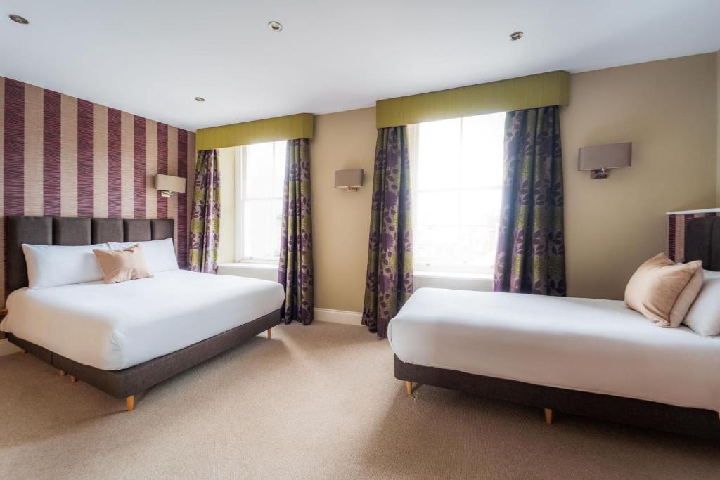 
Double Room with Extra Bed
