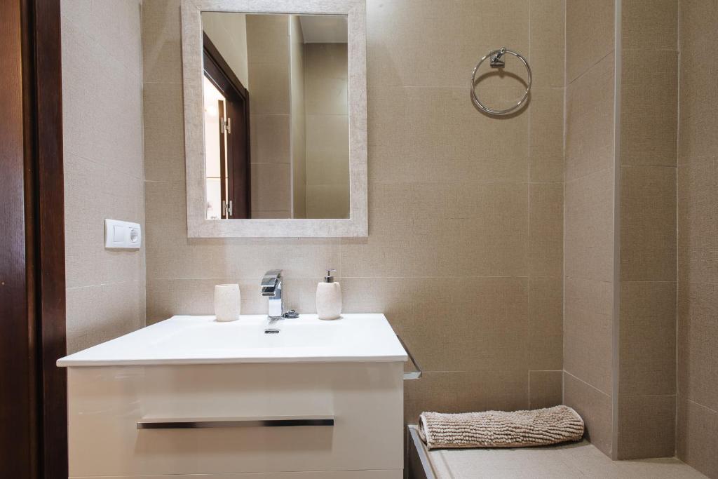 VUT PUERTA REAL - Free PARKING - 12