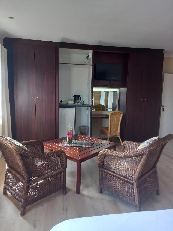 Posezení v ubytování La Roche Guest House