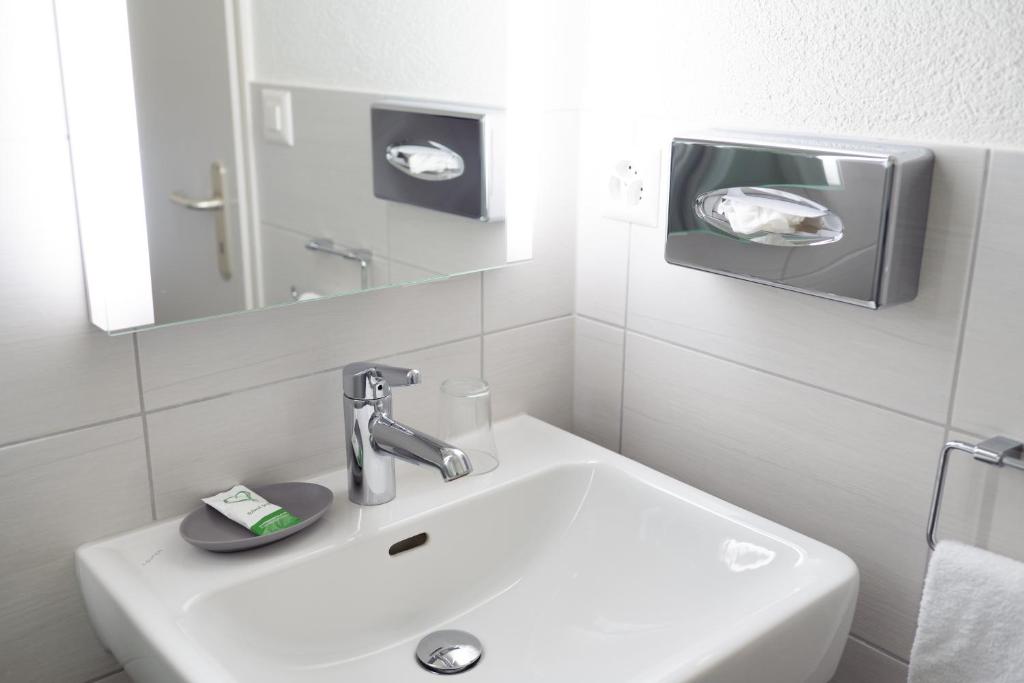 Koupelna v ubytování Hotel Bären Suhr