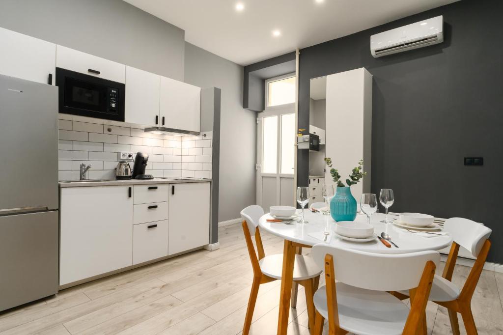 Kuchyňa alebo kuchynka v ubytovaní Trendy Design Apartment