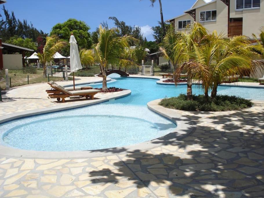 Penthouse apartment across the road from the beach, GrandBaie (updated