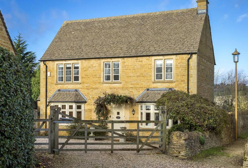 Chipping Campden Cotswolds private house with garden, Chipping