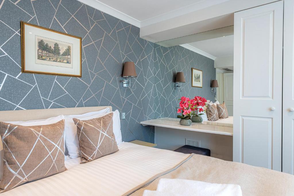 Manson Place - Two-Bedroom Apartment