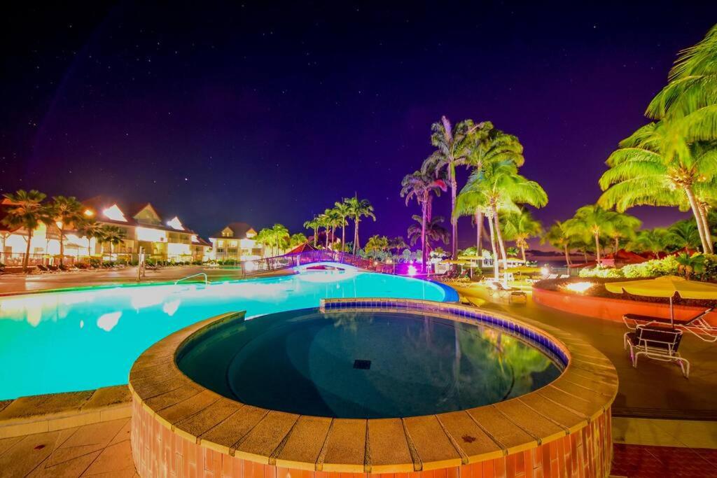 Bazén v ubytování Studio vue mer RDC dans village vacances nebo v jeho okolí