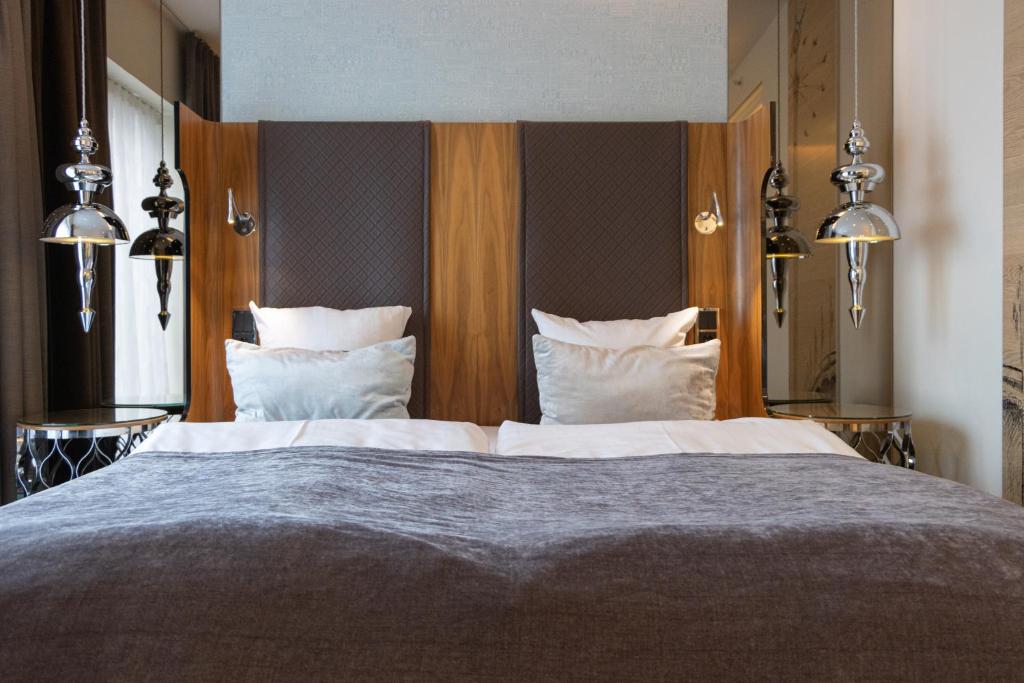 Tivoli Hotel - Large Family Room For 4 People