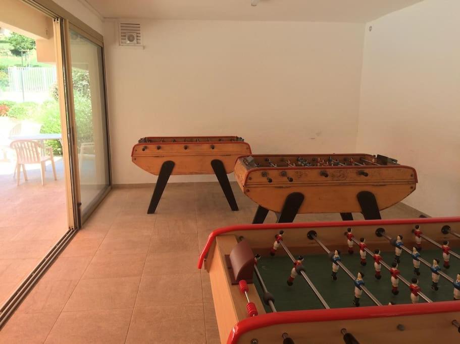 Herňa v ubytovaní Studio résidence de Standing Piscine proche plage