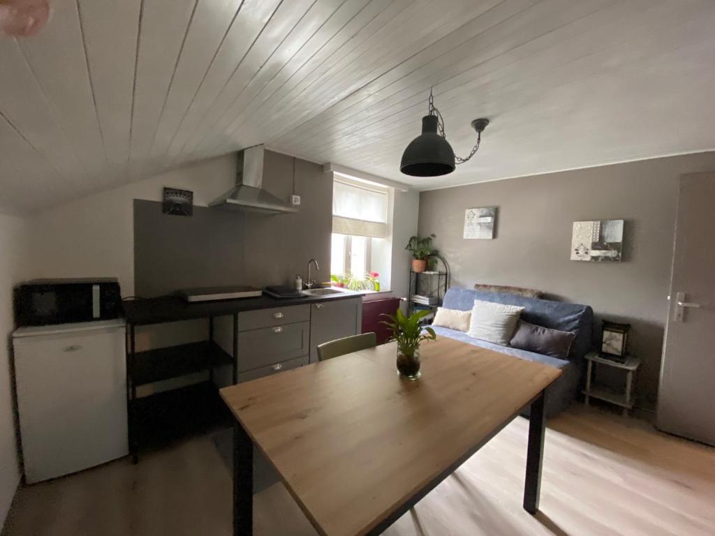 Kuchyň nebo kuchyňský kout v ubytování B&B Restaurant Le Pernollet