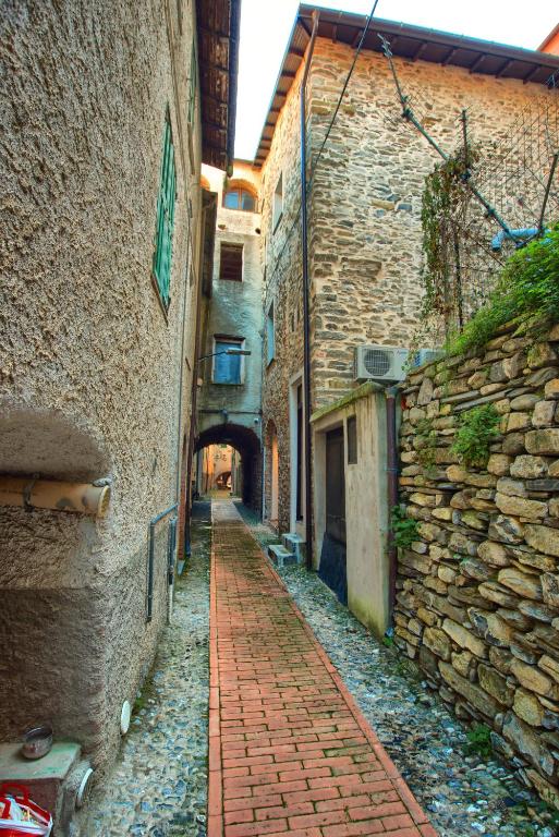 Kép Casa Pepe con AC e wifi in borgo ligure szállásáról Borgomaróban a galériában