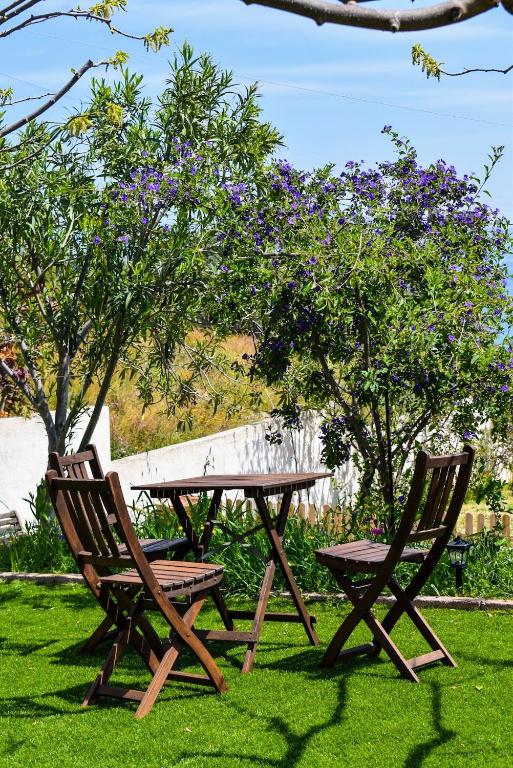 Zahrada ubytování Belvedere Rare&Peaceful 2BR home+stunning sea view
