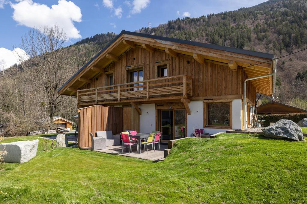 Splošen pogled na gorovje oz. razgled na gore, ki ga ponuja apartma