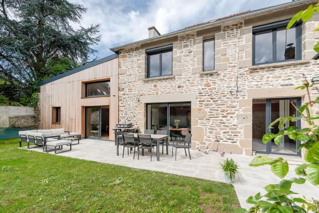 Zdjęcie z galerii obiektu Maison sur les bords de Rance, location du samedi au samedi uniquement w mieście Le Minihic-sur-Rance