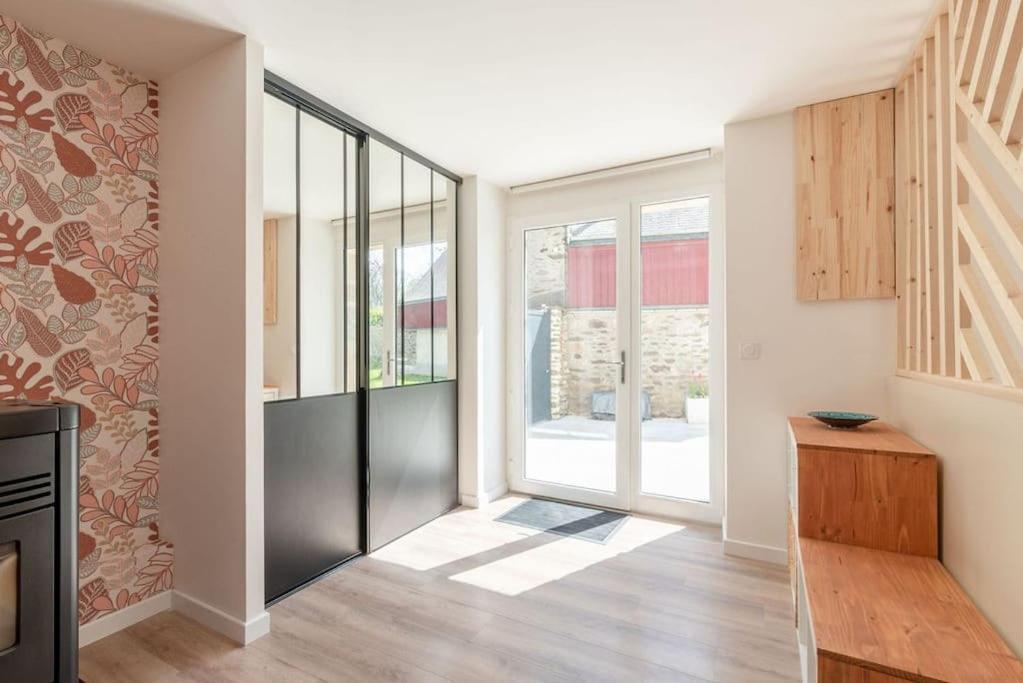 Zdjęcie z galerii obiektu Maison sur les bords de Rance, location du samedi au samedi uniquement w mieście Le Minihic-sur-Rance
