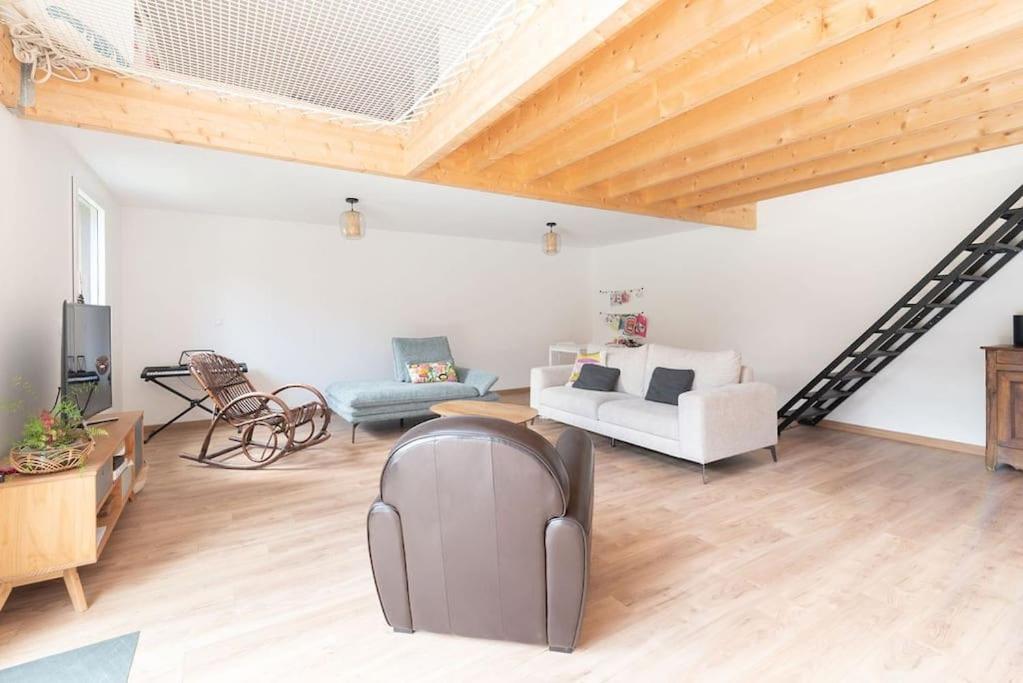 Zdjęcie z galerii obiektu Maison sur les bords de Rance, location du samedi au samedi uniquement w mieście Le Minihic-sur-Rance