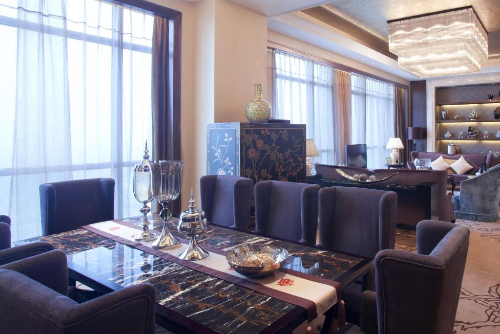 Posezení v ubytování Crowne Plaza Xiangyang by IHG