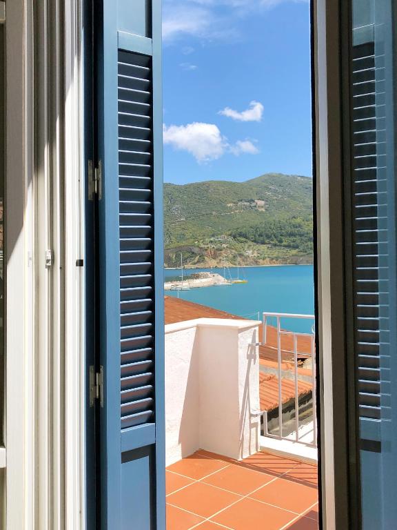 a view of the ocean from a balcony at Giasemi house with sea view in Panormos Skopelos