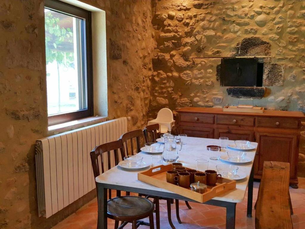 Fotografie z fotogalerie ubytování Masía restaurada con piscina privada28 pax v destinaci Girona