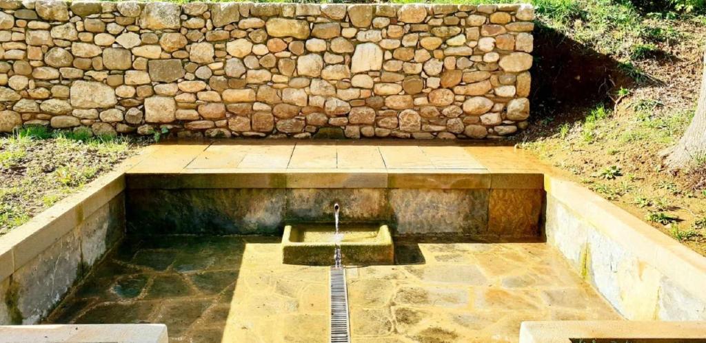 Fotografie z fotogalerie ubytování Masía restaurada con piscina privada28 pax v destinaci Girona