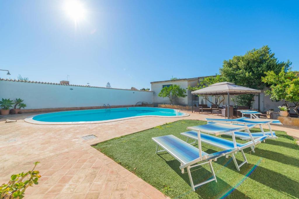 Basen w obiekcie Baglio Sciacca - Xenia Sicily Villas lub w pobliżu