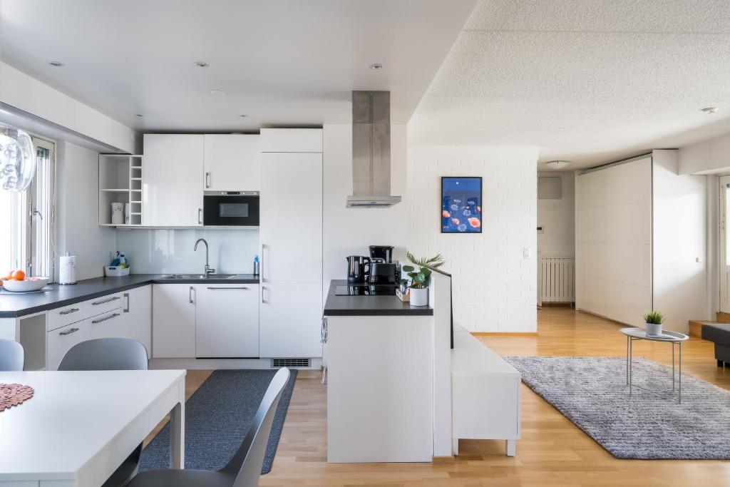 Hiisi Homes Helsinki Haaga - Three-Bedroom Apartment