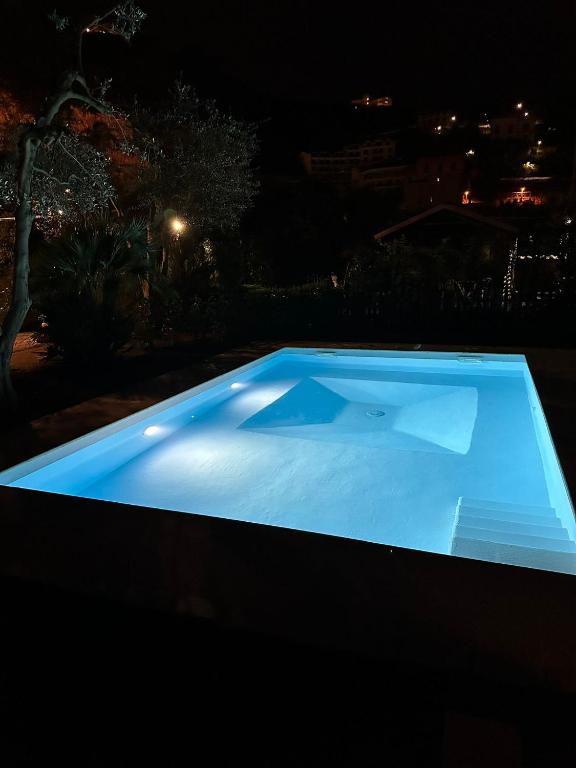 Bazén v ubytování Chalet Lidia nebo v jeho okolí
