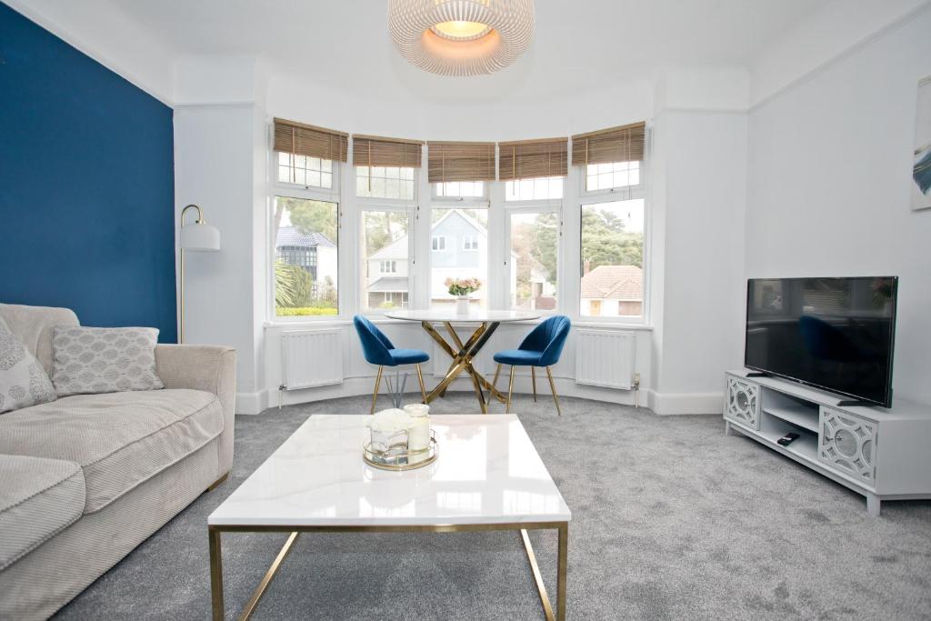 Gallery image of Beach Apartment in Sandbanks in Parkstone