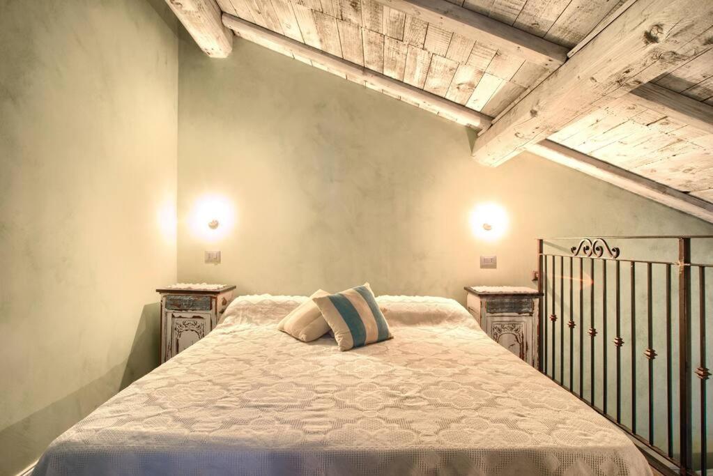 Postel nebo postele na pokoji v ubytování Casa Sale con AC e wifi in borgo ligure