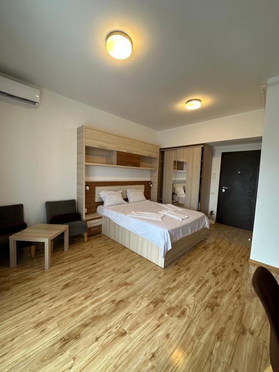 97 RENT House - Deluxe Double Room With Balcony