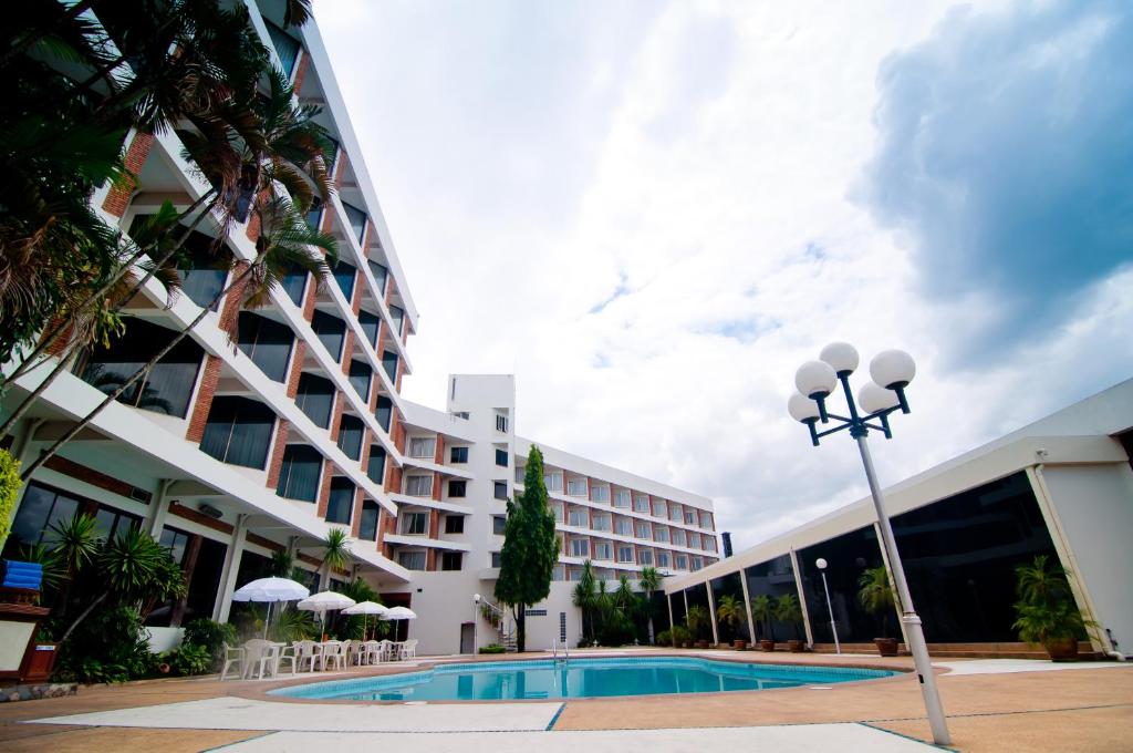A piscina em ou perto de Wiang Inn Hotel