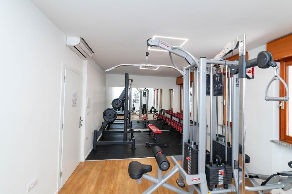 Fitness centrum a/nebo fitness zařízení v ubytování Torbole Aparthotel