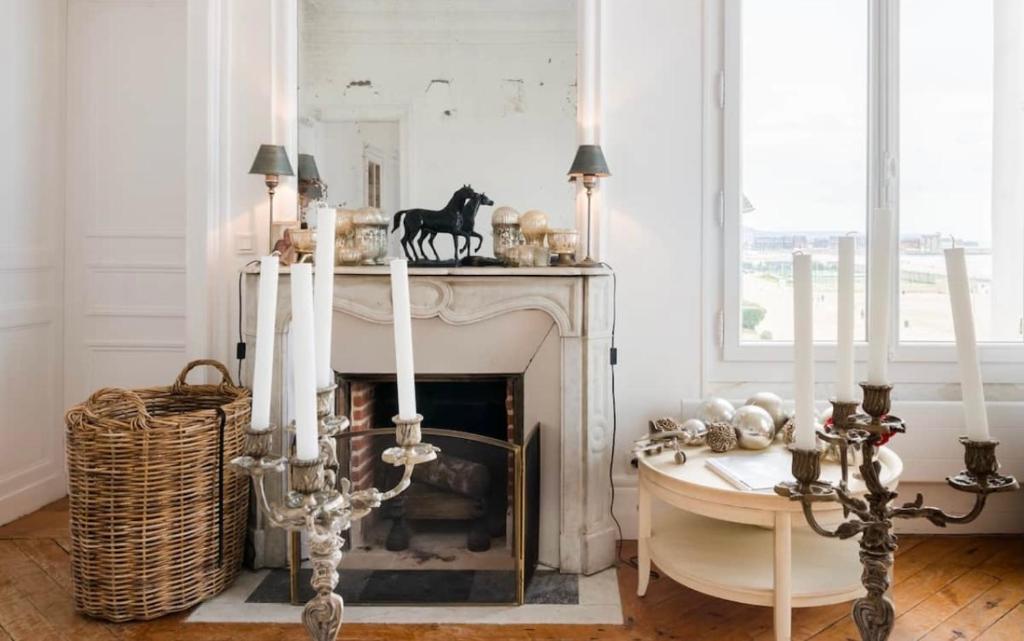 Fotografia z galérie ubytovania Magnifique appartement avec cheminée sur la plage v destinácii Trouville-sur-Mer